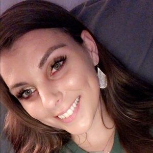 Meet your Posher, Haley